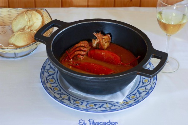 Detalle de Caldereta de langosta Restaurante El Pescador Fornells en Menorca 