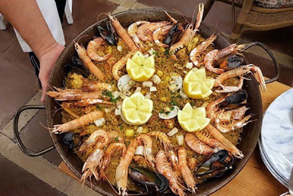 Detalle de Paella en el restaurante de Fornells El Pescador